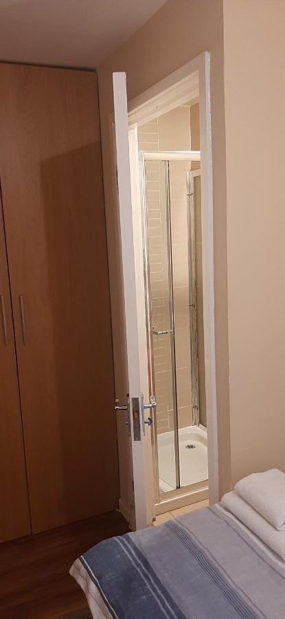 Delightful Home Stay - Double Ensuiteroom. Glasgow Exteriör bild
