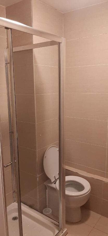 Delightful Home Stay - Double Ensuiteroom. Glasgow Exteriör bild